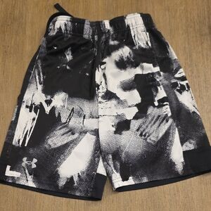 Under Armour Black & White Abstract Print Athletic Shorts